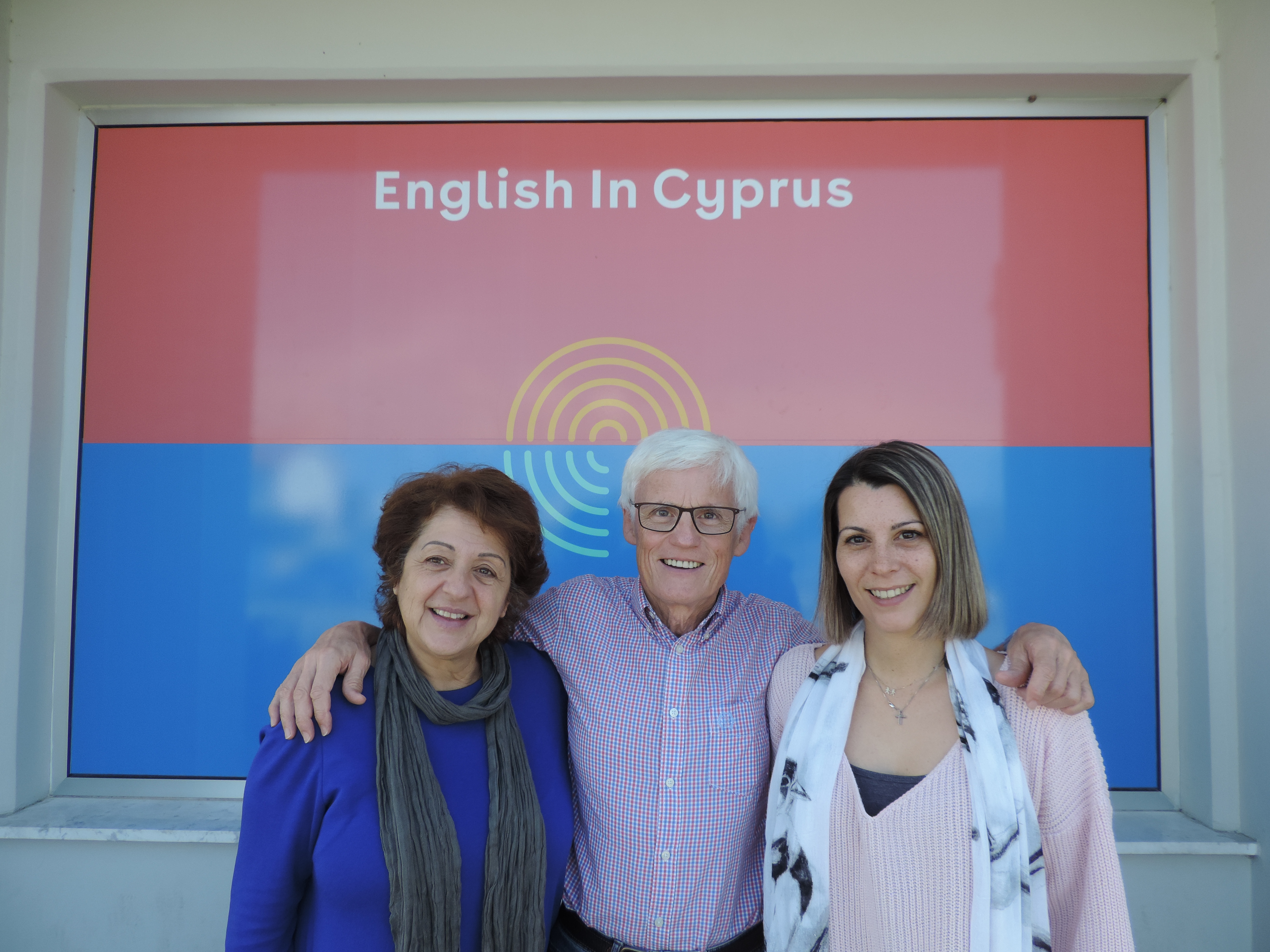 Родители на английском. English in Cyprus. Кипр на английском. Англичане на Кипре. Курсы английского языка English in Cyprus.